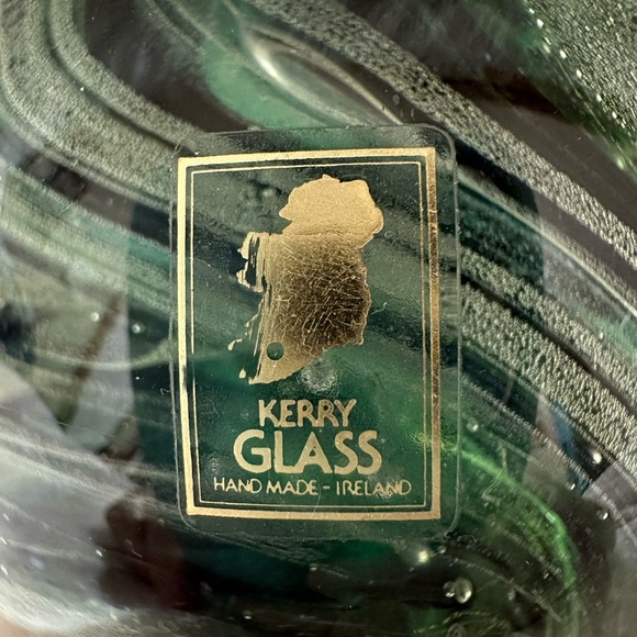 Vintage Kerry Irish Art Glass Paperweight Emerald Green Swirls from Ireland - Picture 5 of 7